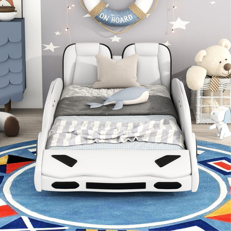 Lit simple en forme de voiture de course avec roues en blanc - lit confortable et mobilier de chambre à coucher, sommeil sécuritaire