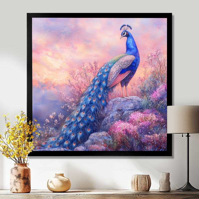 Paon rigide dans un champ de lavande I - oiseau, art mural, H 16 po x l 16 po, Reproduction encadrée d'une seule photo, Noir