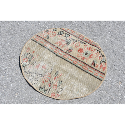 Vintage Turkish Round Rug with Beige and Coral Tones Featuring a Floral Pattern Beige/Orange