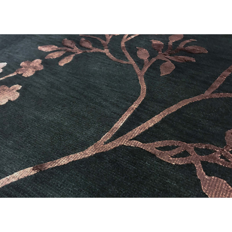 Floral Area Rug in Gray/Beige