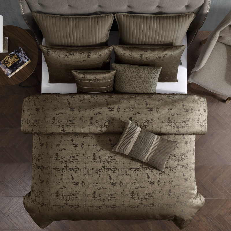 Dobbins Bedding, Queen Comforter + 2 Queen Pillowcases, Gold