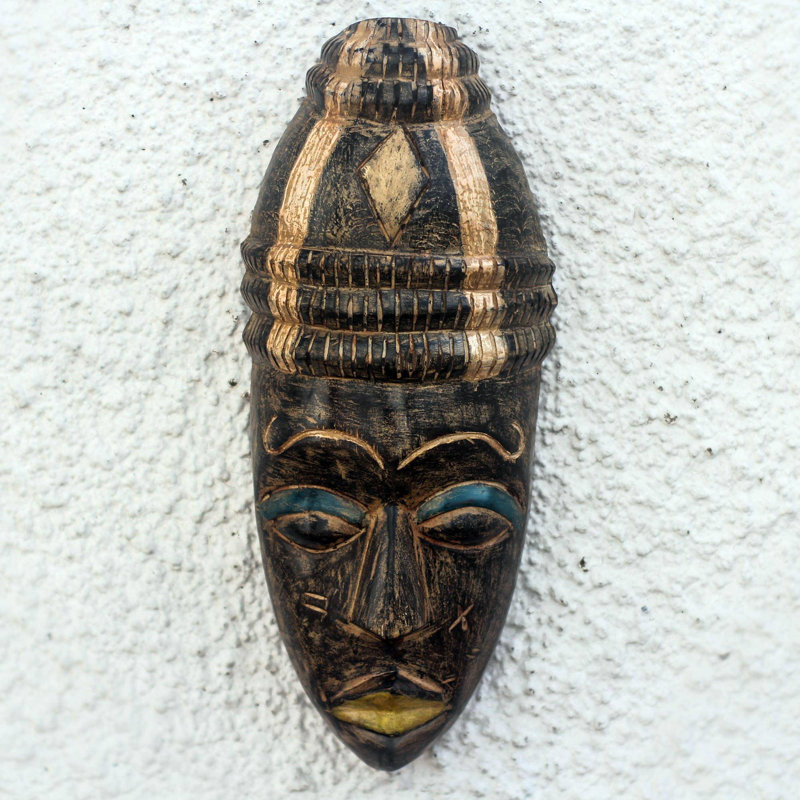 Décoration murale chapeau et chapeau africain en bois
