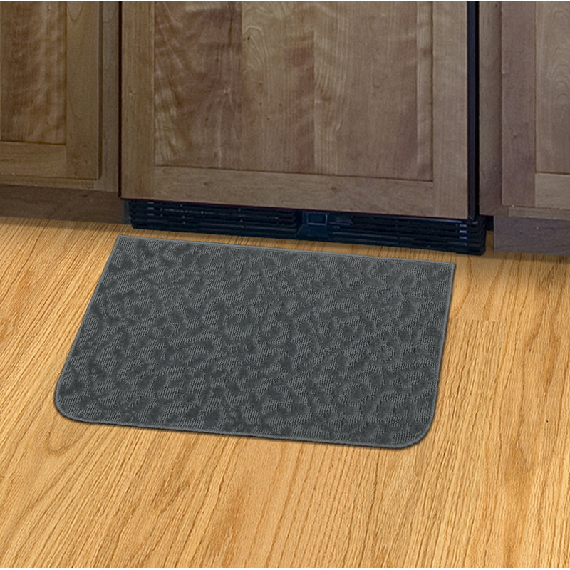Joziah Slice Kitchen Mat, Semi-Circle 1'6" x 2'6"