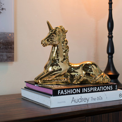 Figurine en forme de licorne, faune et flore