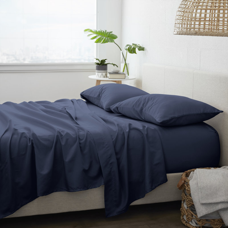 Ultra Soft Double Brushed 4 Piece Sheet Set – Deep Pocket Fade Resistant Bedding, Navy, Full Sheet Set with 2 Pillowcases