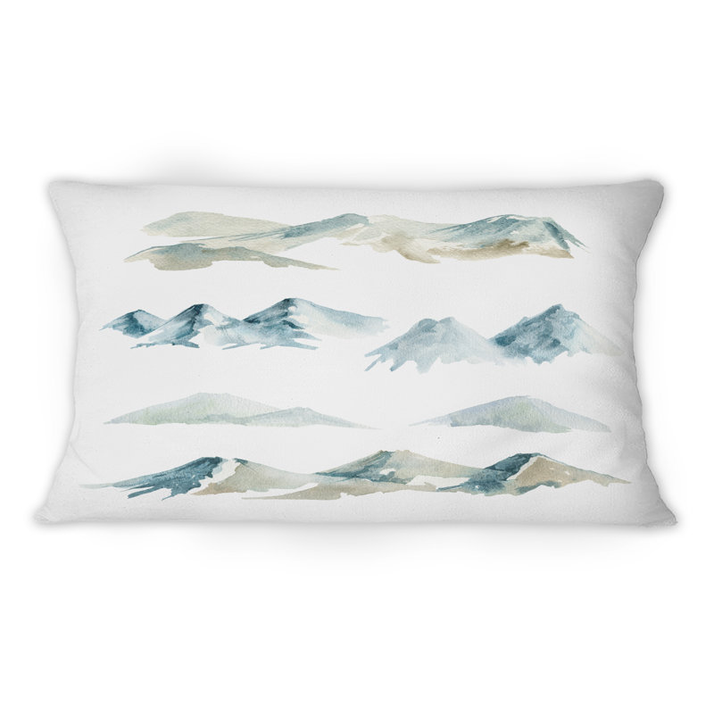 Coussin Blue High Mountainscapes - imprimé traditionnel 12 po x 20 po