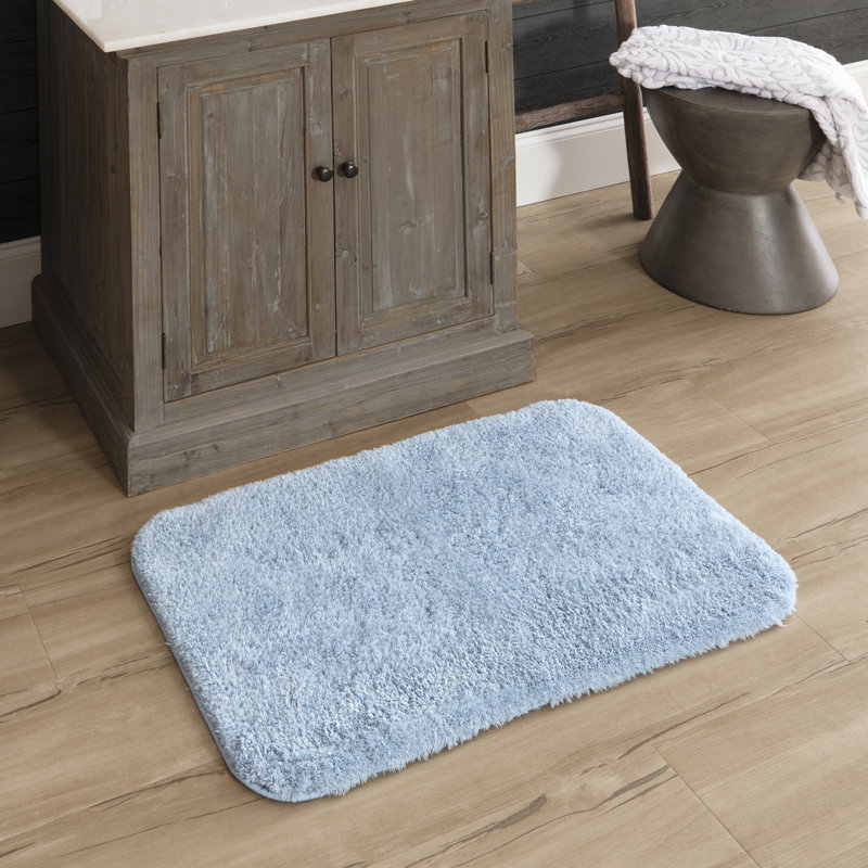 Tapis pour salle de bain Benedetti, L 20 po x L 34 po, Brume bleue