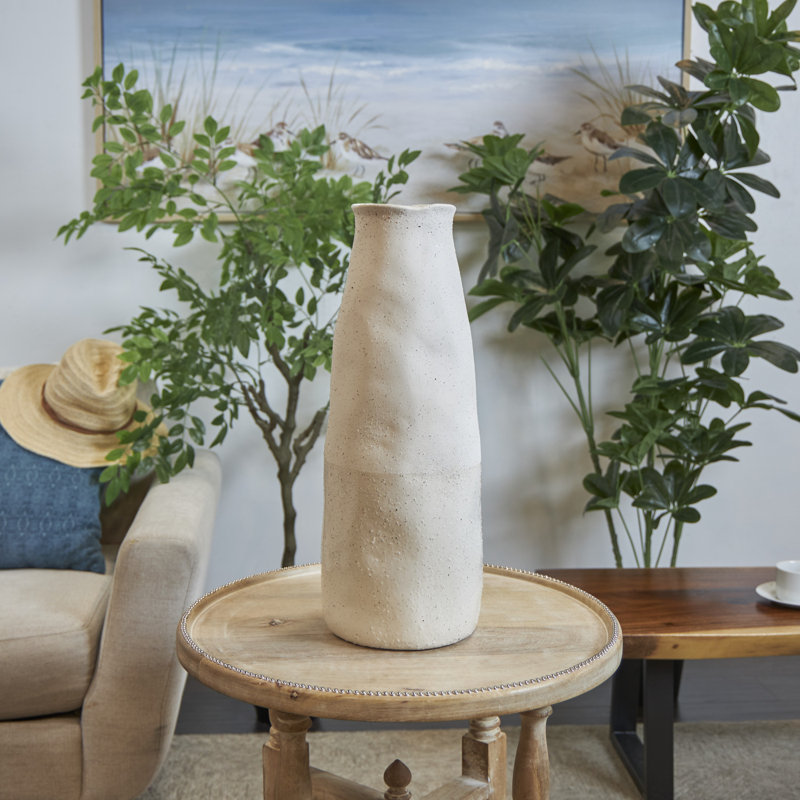 Vase ondulé en céramique avec détails texturés mouchetés  Cole, H 20,1 po x l 7,65 po x P 7,65 po