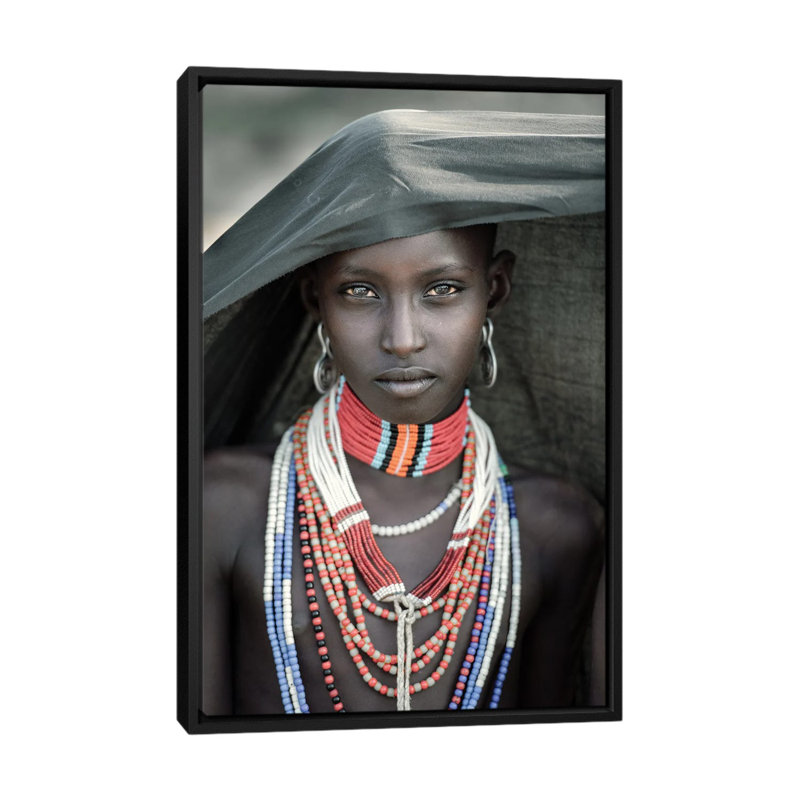 Arbore Tribes Girl, H 26 po x l 18 po x 1,5 po, Toile avec cadre noir