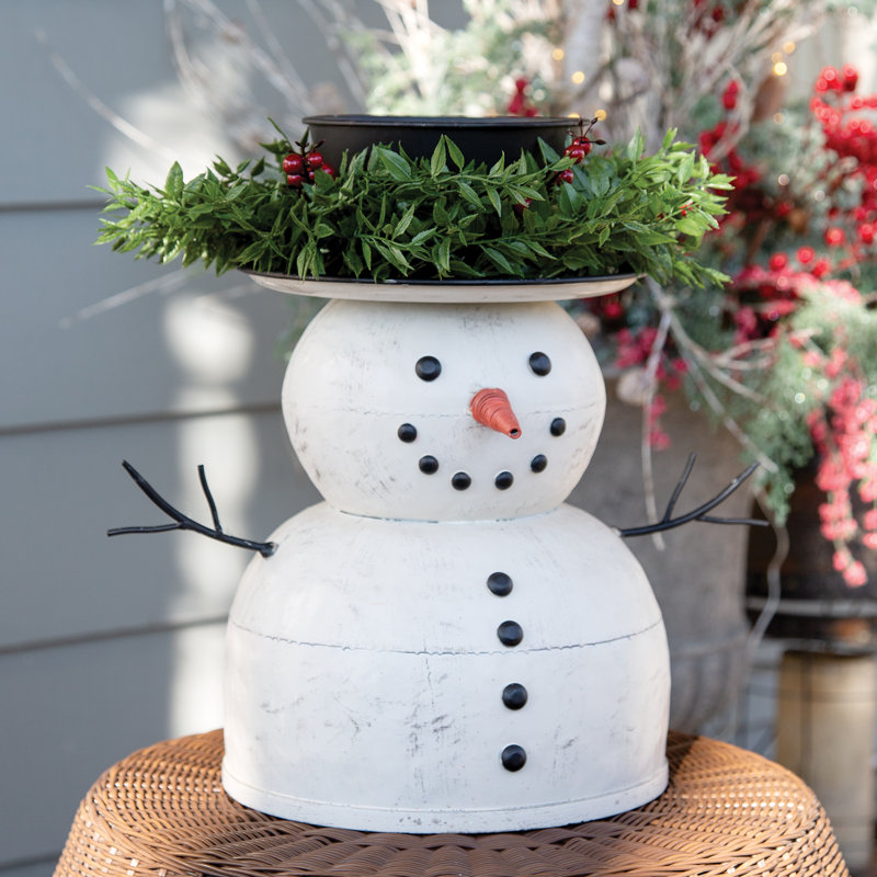 Bonhomme de neige en métal peint patiné