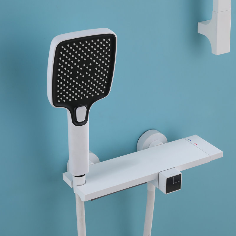 Bec de baignoire, Blanc