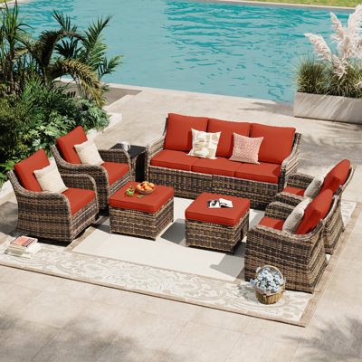  Ensemble de 8 meubles de patio avec chaise pivotante, canapé de patio en osier, ensemble de conversation en rotin avec canapé à trois places, 2 chaises simples fixes pour la cour arrière (rouge)