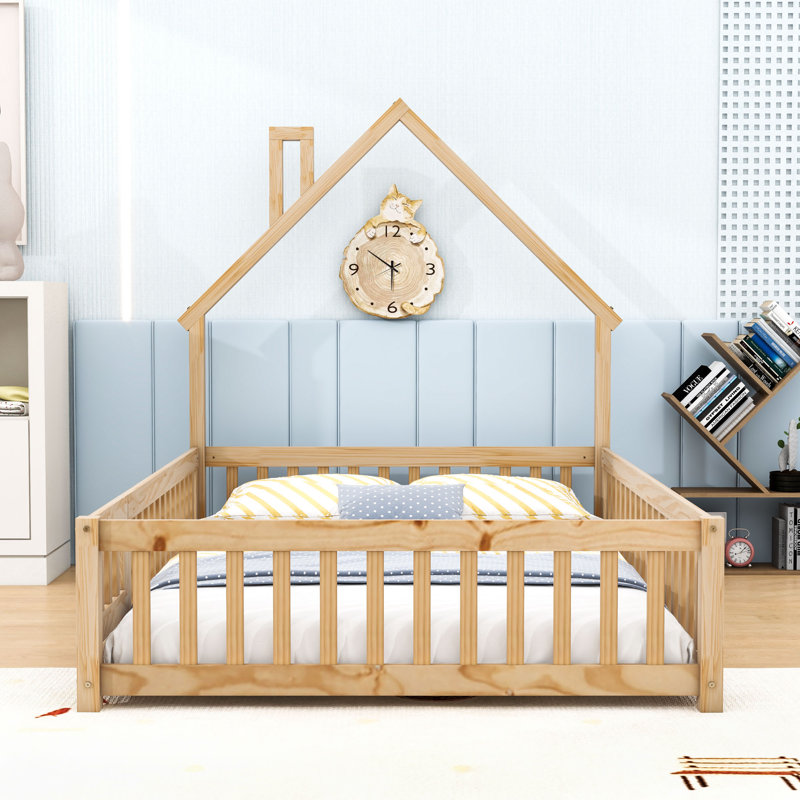 Full House-Shaped Bed With Fence, Natural