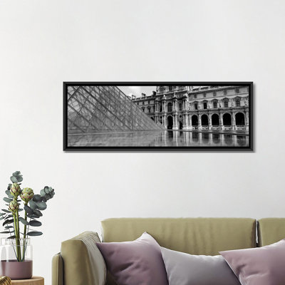 " Pyramid In Front Of An Art Museum, Musee Du Louvre, Paris, France "