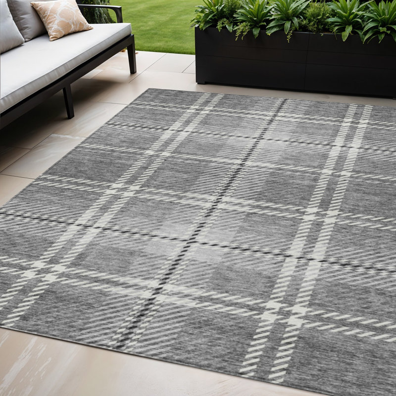 Tapis extérieur lavable à carreaux noir et ivoire 5 pi x 8 pi gris