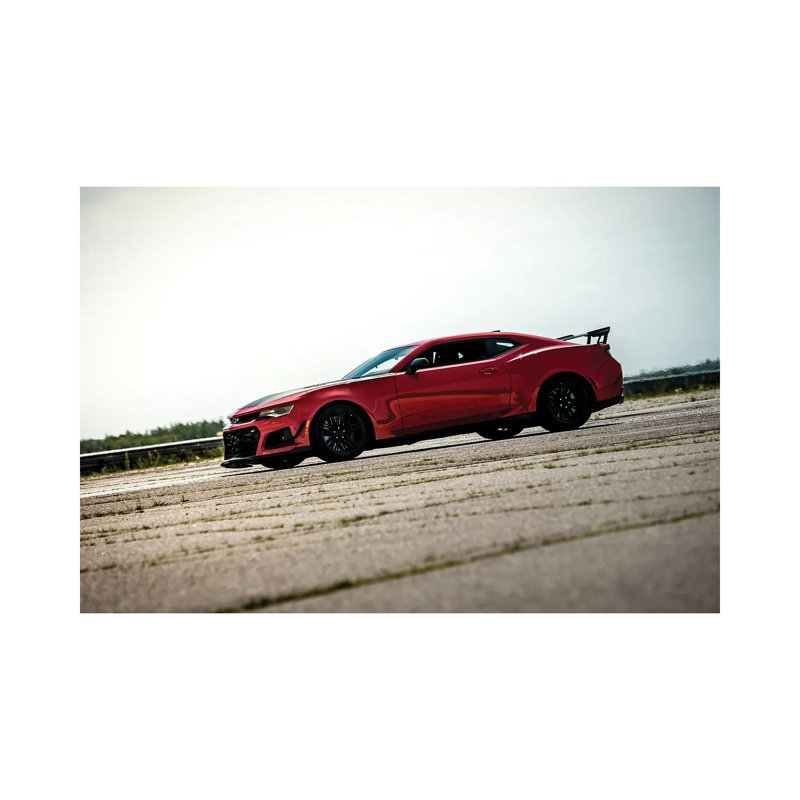 Red Red Camaro par Nik Rave - reproduction de photo sur toile tendue, H 18 po x l 26 po x P 1,5 po