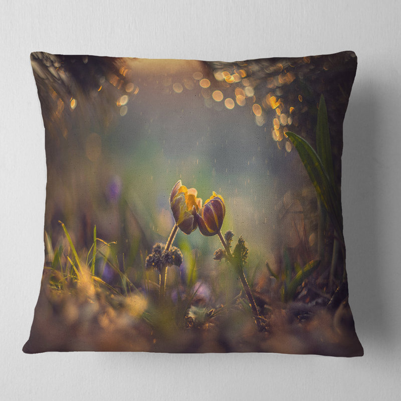 Deux fleurs printanières - Coussin décoratif à imprimé floral, 16 po x 1 po, Carré