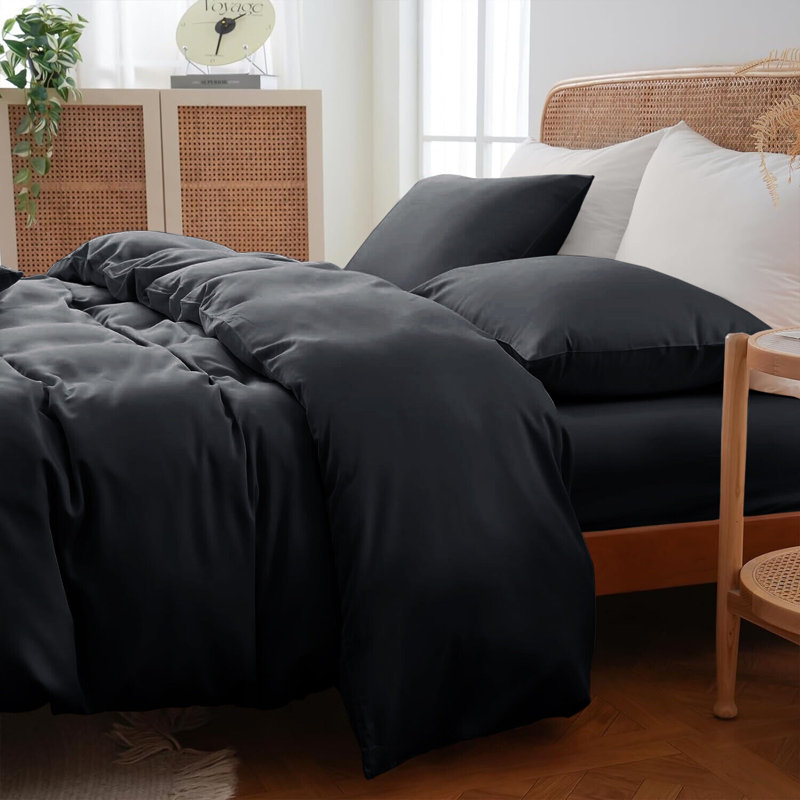 Premium 4-Piece Microfiber Duvet Cover Complete Set, Single Duvet Cover Set + 2 Additional Pieces, Black