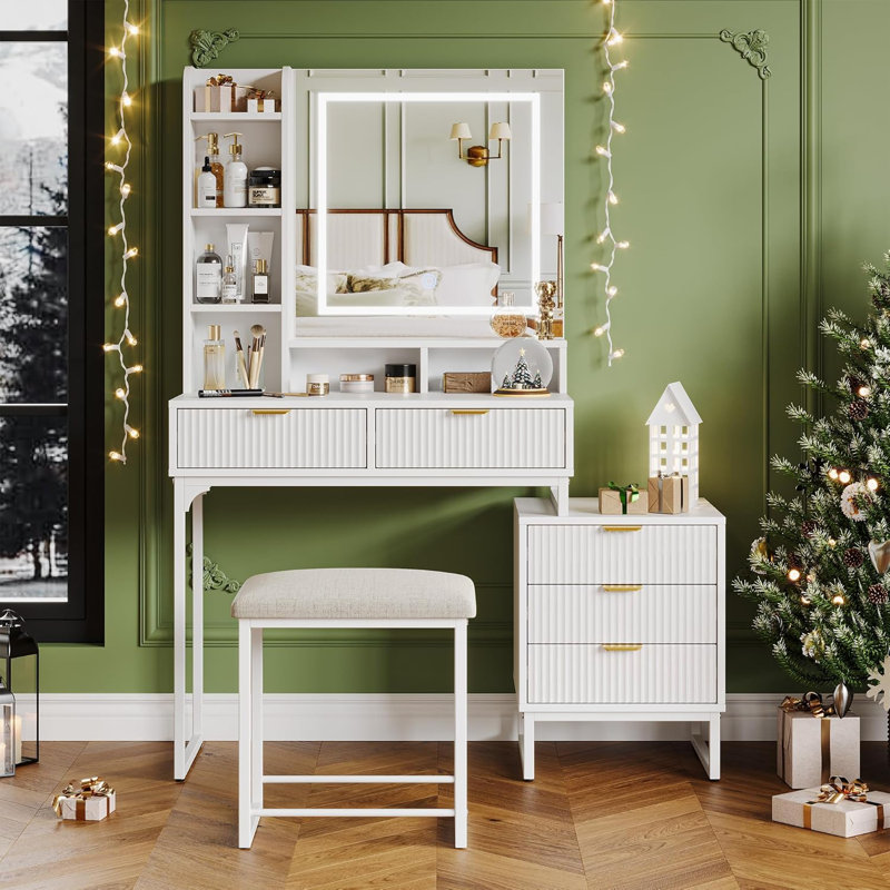 Ensemble de meuble-lavabo moderne blanc avec miroir éclairé, tiroirs et tablettes de rangement, petite table de coiffeuse avec tabouret