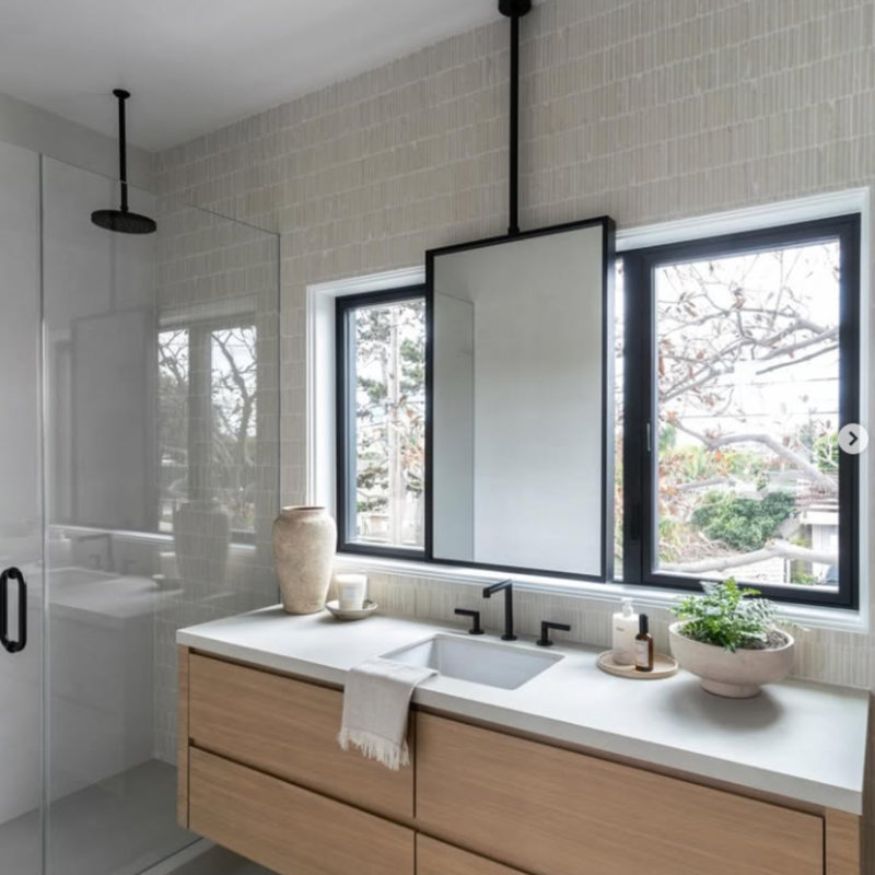 Miroir carré noir à une face fixé au plafond noir Quatro