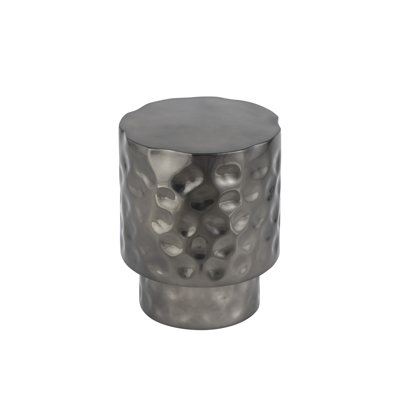 Table de bout ronde avec finition brillante, acier inoxydable martelé à la main, couleur nickel pour la table en acier primaire, couleur, espace idéal