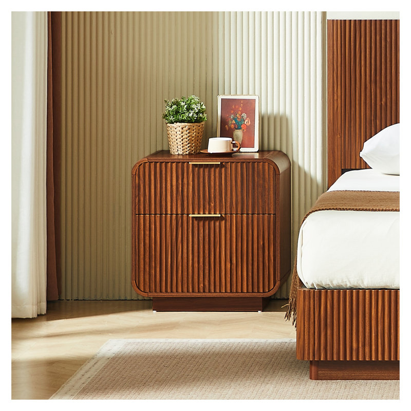Table de chevet moderne ondulée et cannelée avec 2 tiroirs, meuble de chevet incurvé avec poignées en métal, rangement en panneaux de particules finition noyer pour chambre à coucher