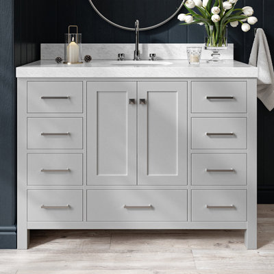 Meuble-lavabo simple en bois massif Cambridge avec comptoir en marbre de Carrare 2 po
