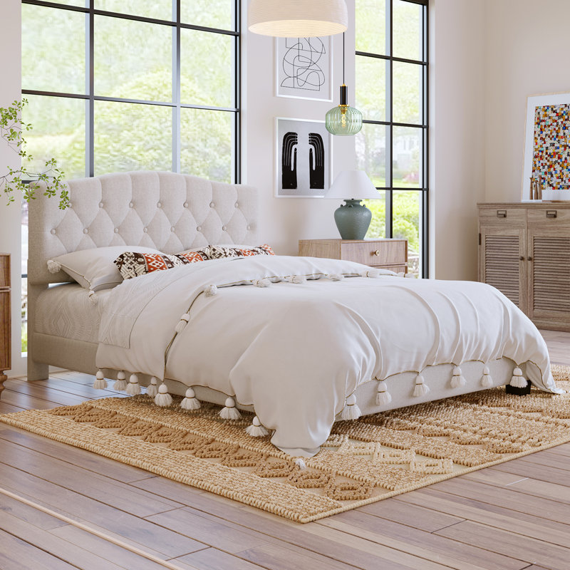 Lit plateforme tapissier avec tête de lit courbée et détails capitonnés, beige, Grand