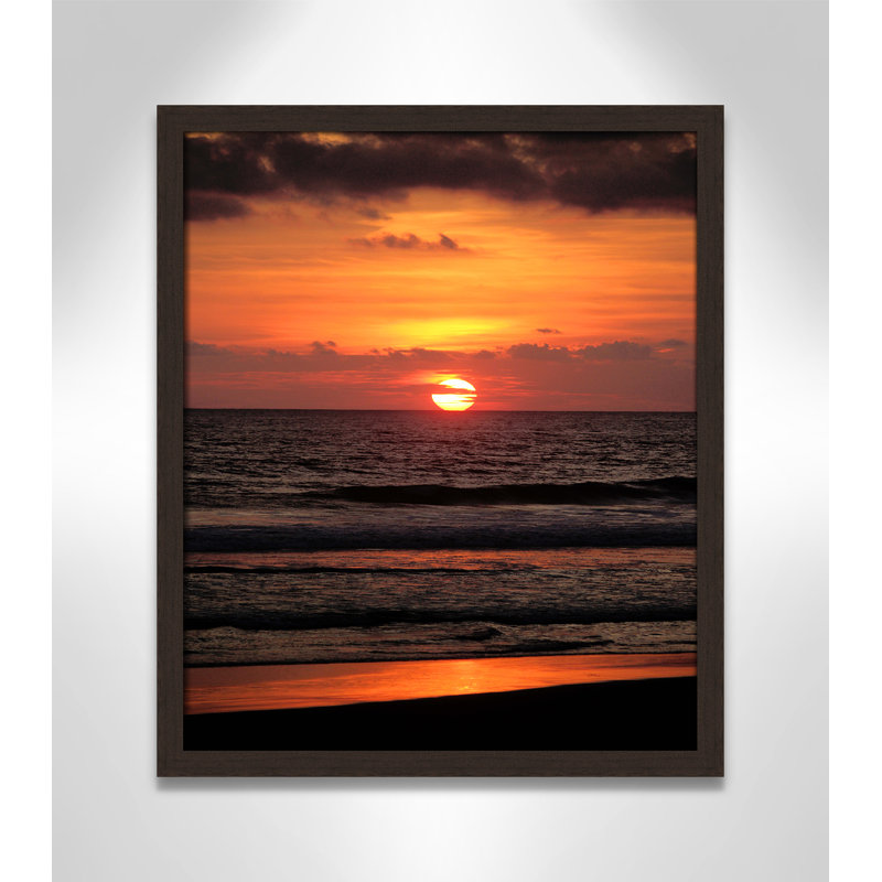«Troncunes Sunset», reproduction encadrée sur papier par Mike Ragan pour Casa, H 19 po x l 16 po x P 1,25 po