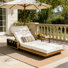 Chaise longue de patio en bois d'acacia Ghodke avec dossier réglable et coussin à 4 plis (table non incluse)
