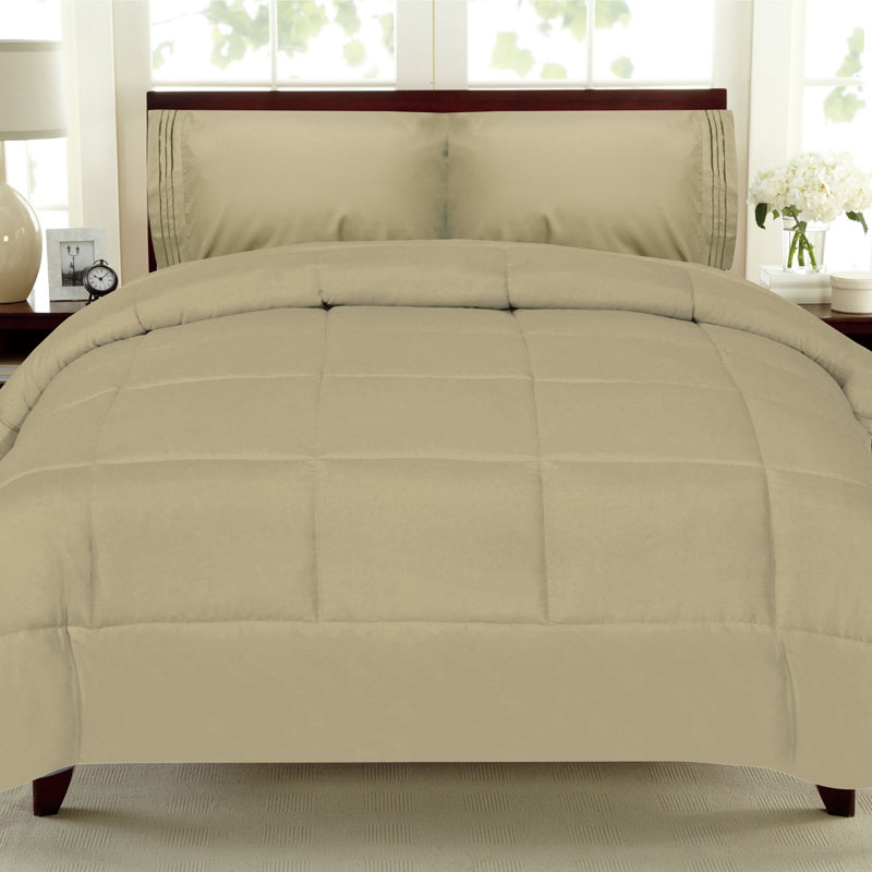 Ensemble d'édredon et de draps toutes saisons 4 pièces / 6 pièces de couleur unie par Sweet Home Collection, ISE