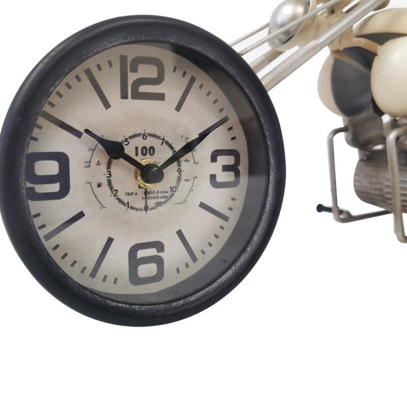 Horloge de table analogique à quartz en métal noir / crème