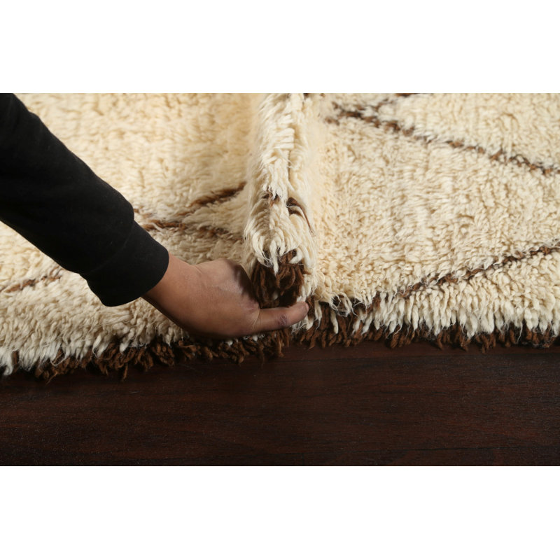Tapis ivoire noué à la main de conception unique 6 pi 1 po x 10 pi 7 po