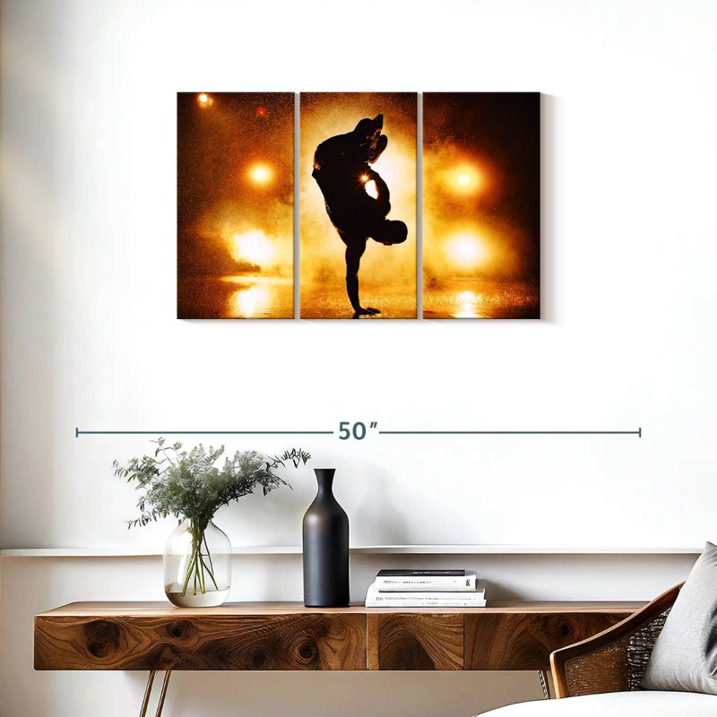 Silhouette Breakdancer