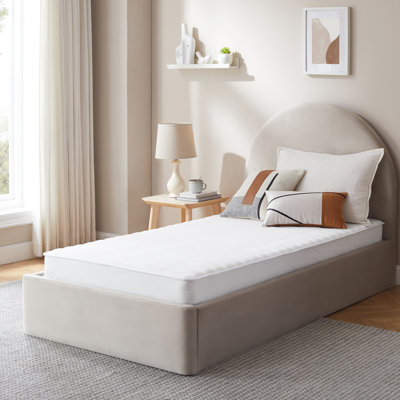 Matelas double de 15 cm avec système de ressorts pour un soutien uniforme et un repos confortable dans les chambres à coucher. Fermeté moyenne. Sommeil optimal. Chambres d'amis.