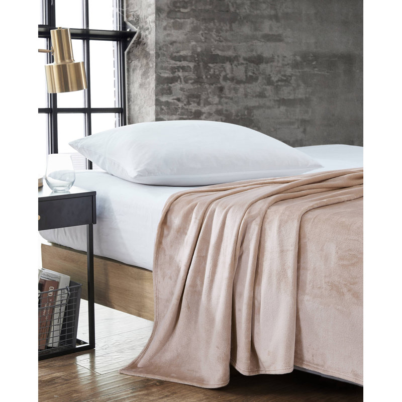 Full Ultra Soft Pink Fleece Blanket