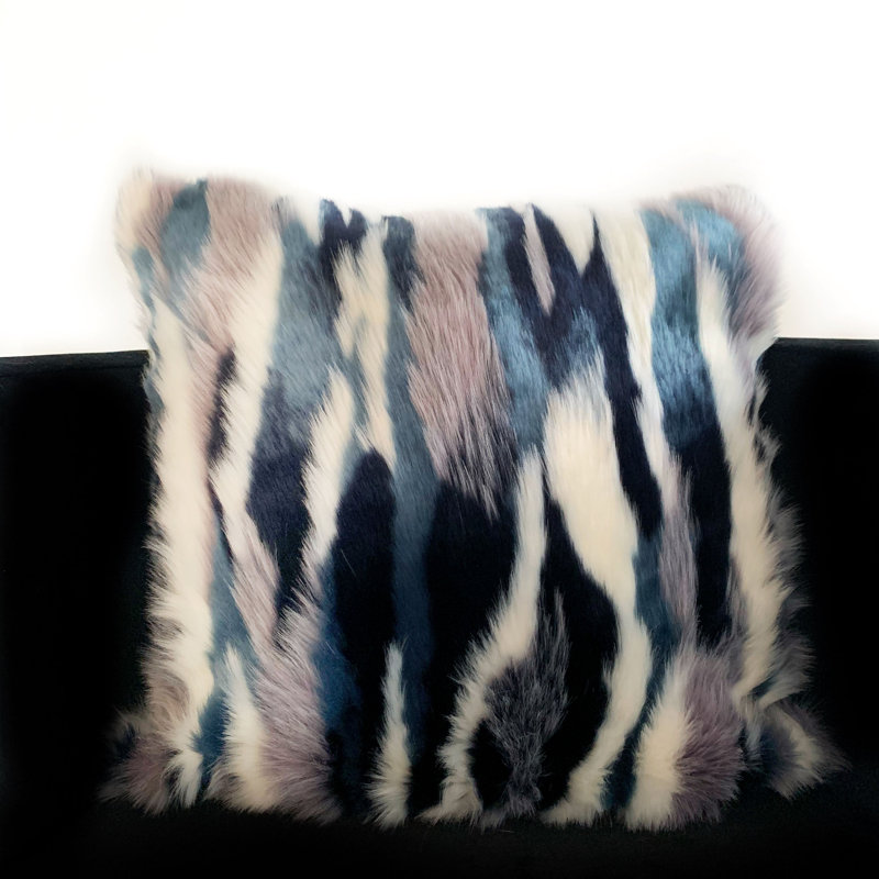 Coussin décoratif à imprimé animalier en fausse fourrure Fancy, 12 po x 20 po