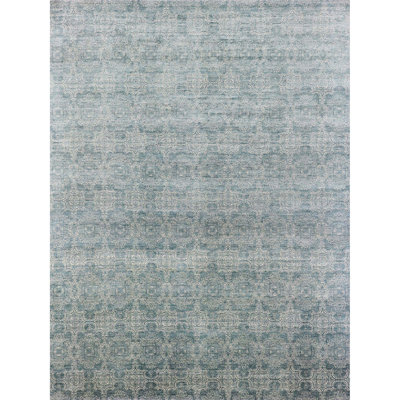 Floral Area Rug in Light Blue/Ivory