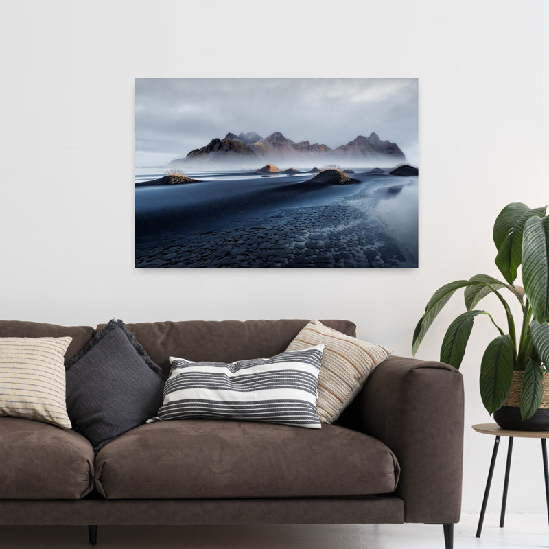 Affiche murale côtière spectaculaire, sereine et tranquille de Misty Mountain Beach, H 32 po x l 48 po