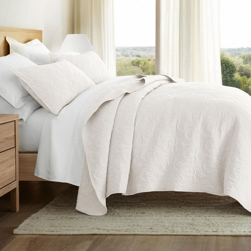 All Season Lightweight Soft Damask Quilt Set by Simply Soft, Gray, Full/Queen Quilt + 2 Standard Shams