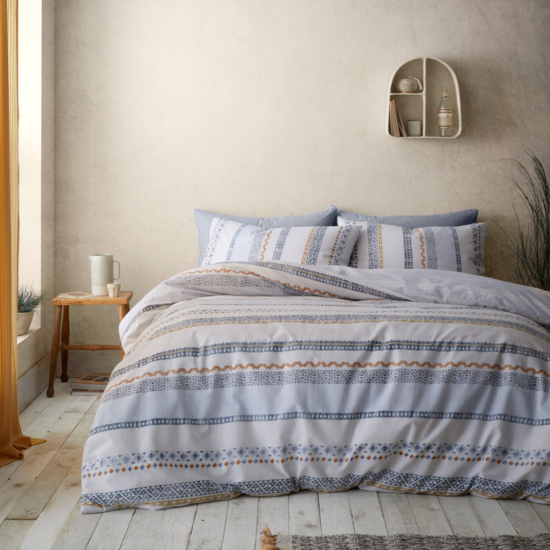 Bedding, Super King - 2 Standard Pillowcases