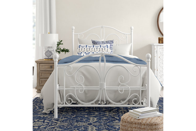 Pattonsburg Platform Bed