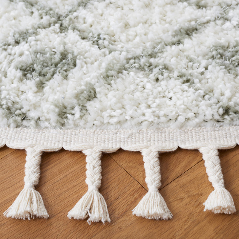 Ivory and Sage Hand-knotted Synthetic Shag Rug, 4' x 6'