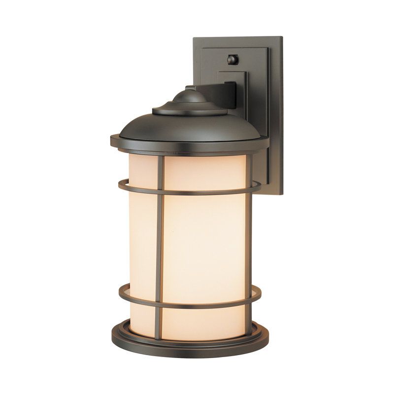 Petite lanterne de phare de Génération Éclairage , Bronze brillant, H 11,125 po x l 4,5 po x P 6,25 po