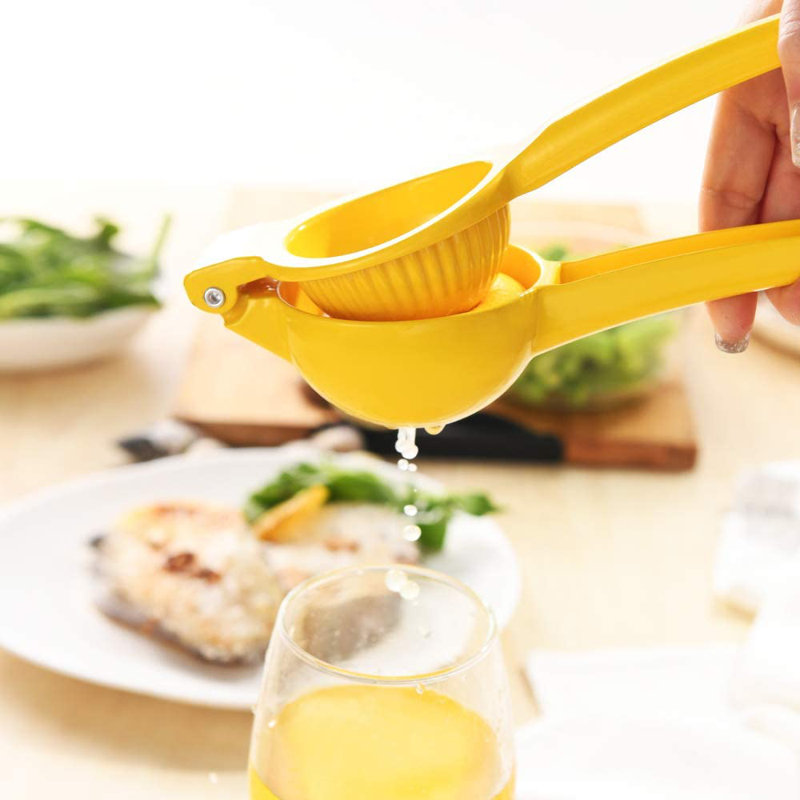 Metal Manual Citrus Lemon Squeezer Juicer, Yellow