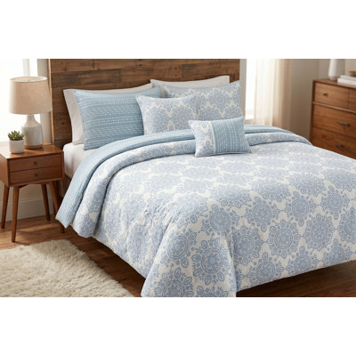 Isabelle 5-Piece Reversible Clipped Jacquard Comforter Set, Double/Queen - Blue Medallion and Stripe Bedding with Decorative Cushions