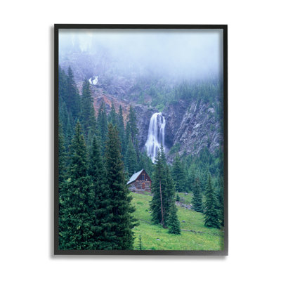 «Forest Cabin Waterfall Fog» encadré sur bois par Dennis Frates