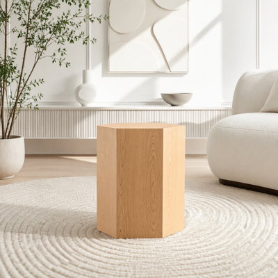 Table basse hexagonale en MDF avec fini grain de bois naturel