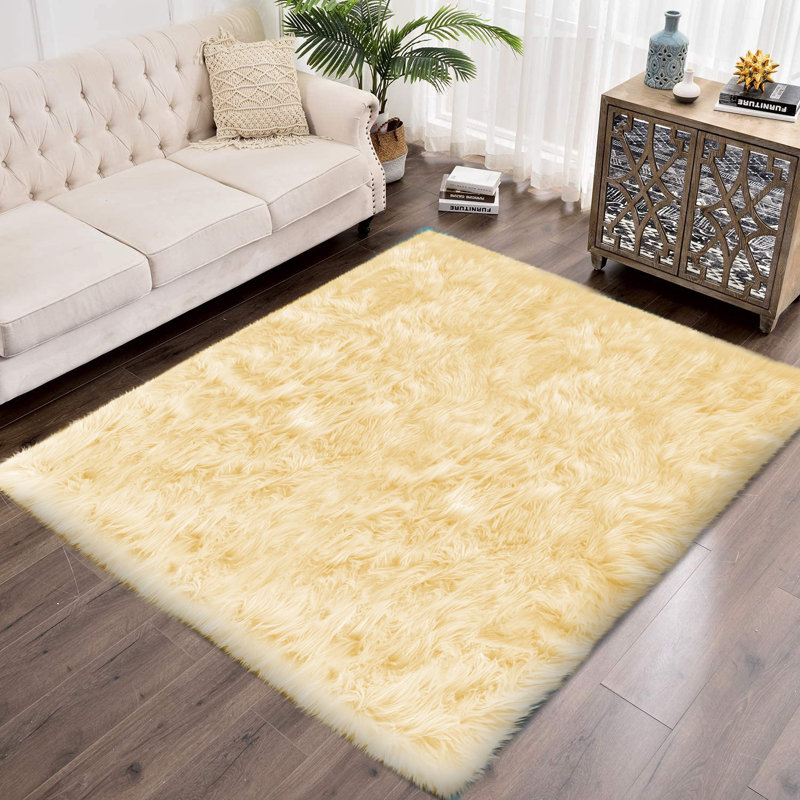 Cheveyo Faux Sheepskin Indoor Rug, Rectangle 5' x 6'7"