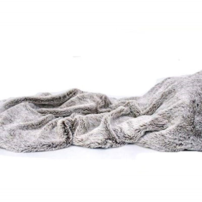 Jeté gris en fausse fourrure
